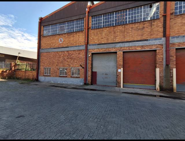 1,900M² WAREHOUSE TO LET IN HERIOTDALE